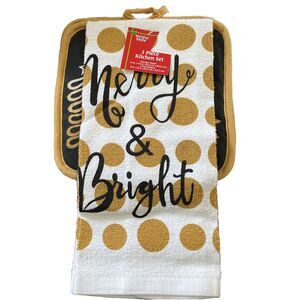Christmas Merry & Bright Set Tree Towel 2 Pot Holders Holiday Style‎ NWT Baking